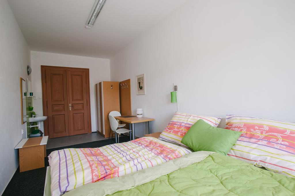 Guest House U Zlatého Jelena Žinkovy Habitación foto